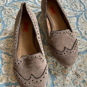 NWOB Miz Mooz Percy Taupe Suede Wingtip Collegiate Librarian Coquette Flats 7